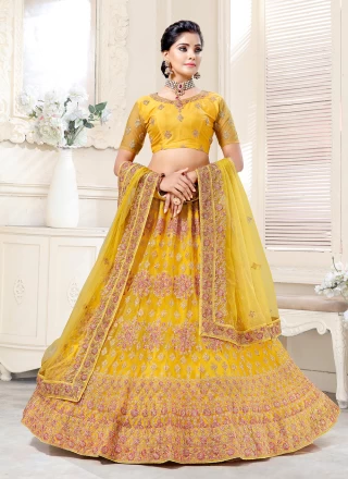 Meena Bazaar - Bring vividness to your wardrobe with this dazzling contrast  saree. Shop online at www.mbz.in or visit your nearest store.  #MBZMeenaBazaar #Sarees #Lehengas #WeddingSeason #Sareegram  #IndianEthicWear #EthnicCollection | Facebook