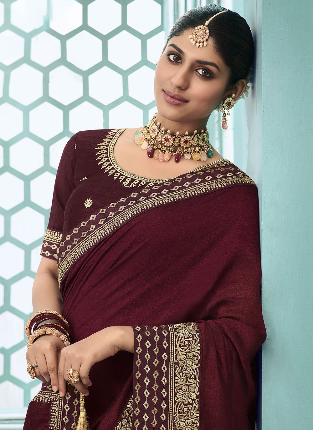 Sarees Jewellery & Accessories: Perfect Pairing Guide | Singhania's