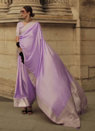 Lavender Handloom Silk Classic Saree with Weaving Work for Women