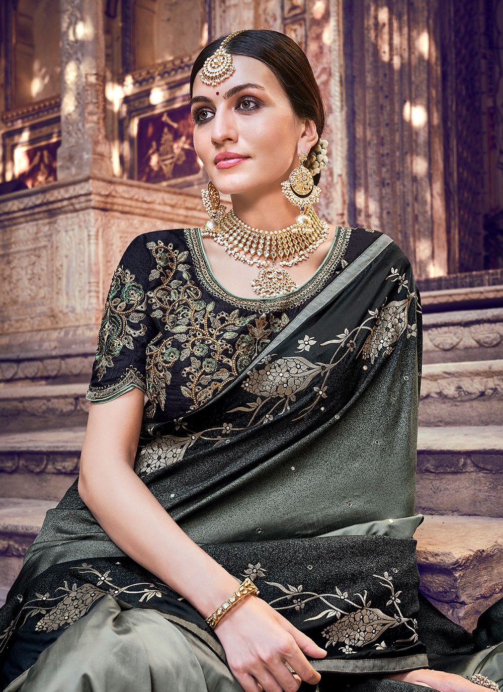 Buy Banarasi Silk Classic Saree Online 260175