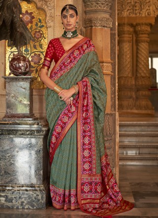Banarasi Silk Saree Trending Silk Saree Sarees Weaving Banarasi