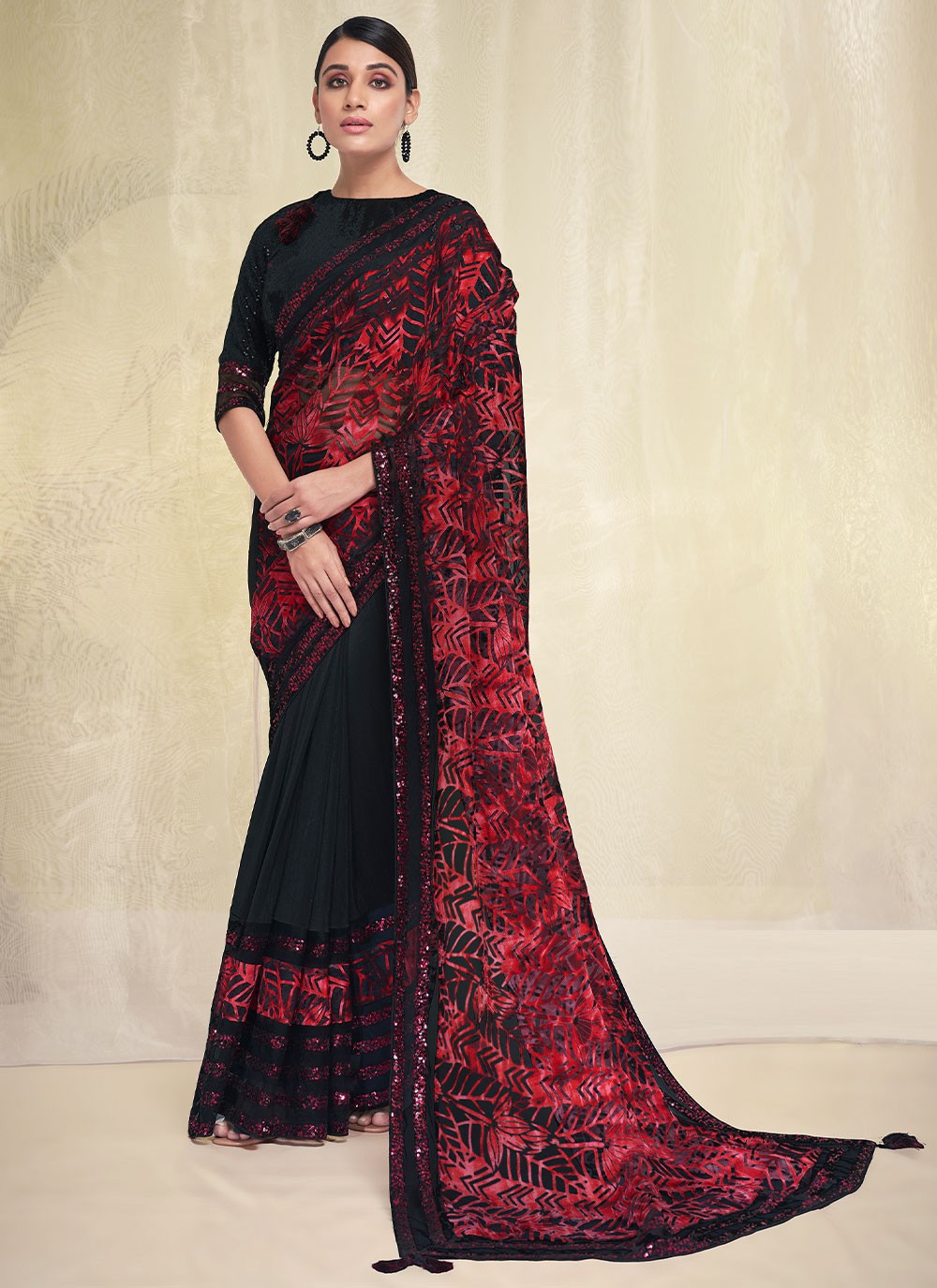 Beautiful Rich Pallu Black Colour Silk Saree With Blouse, Heavy Border Saree,  बॉर्डर साड़ी - Bhakti Silk Mills, Surat | ID: 2850502533073