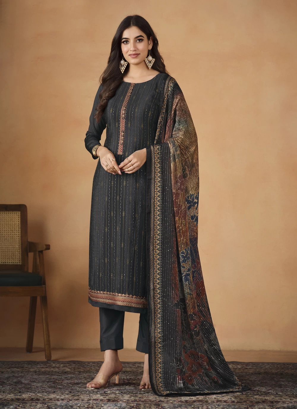 Buy Black Pakistani Salwar Kameez Online 270529