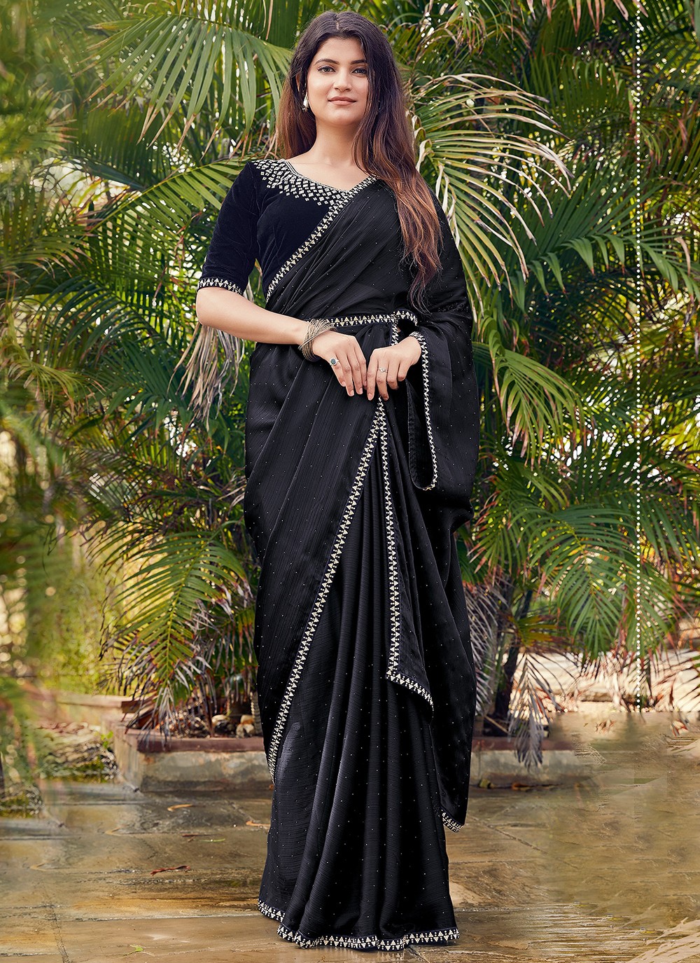 Black Color Plain Silk Sari With Embroidered Silver Chain Work Border Art  Silk Saree – Lady India