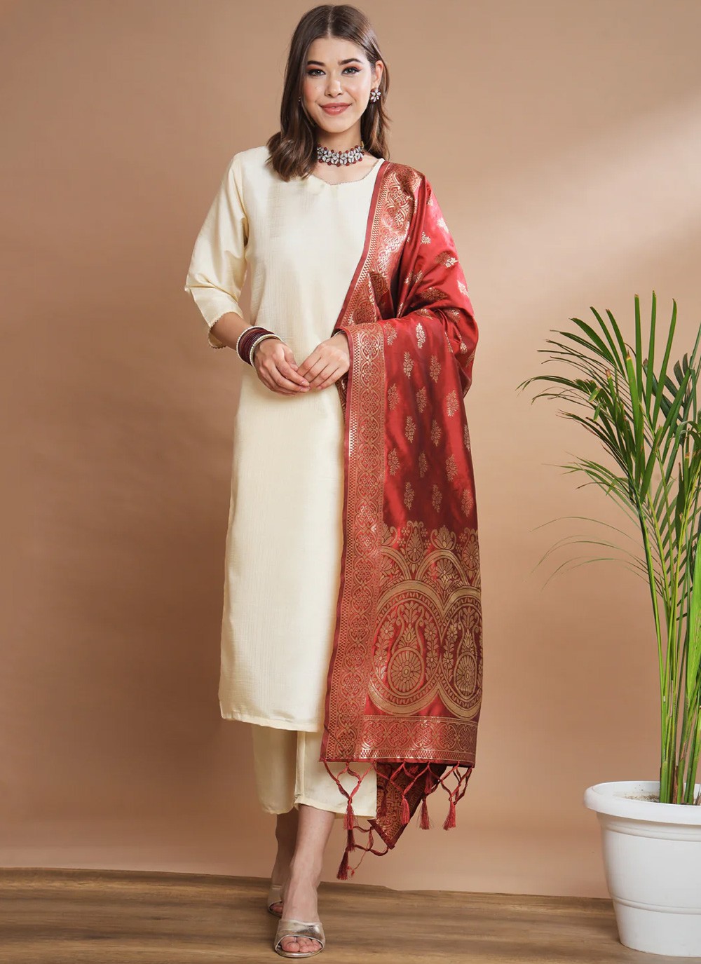 White Kurti With Contrast Dupatta|White Suit With Colourful, 51% OFF
