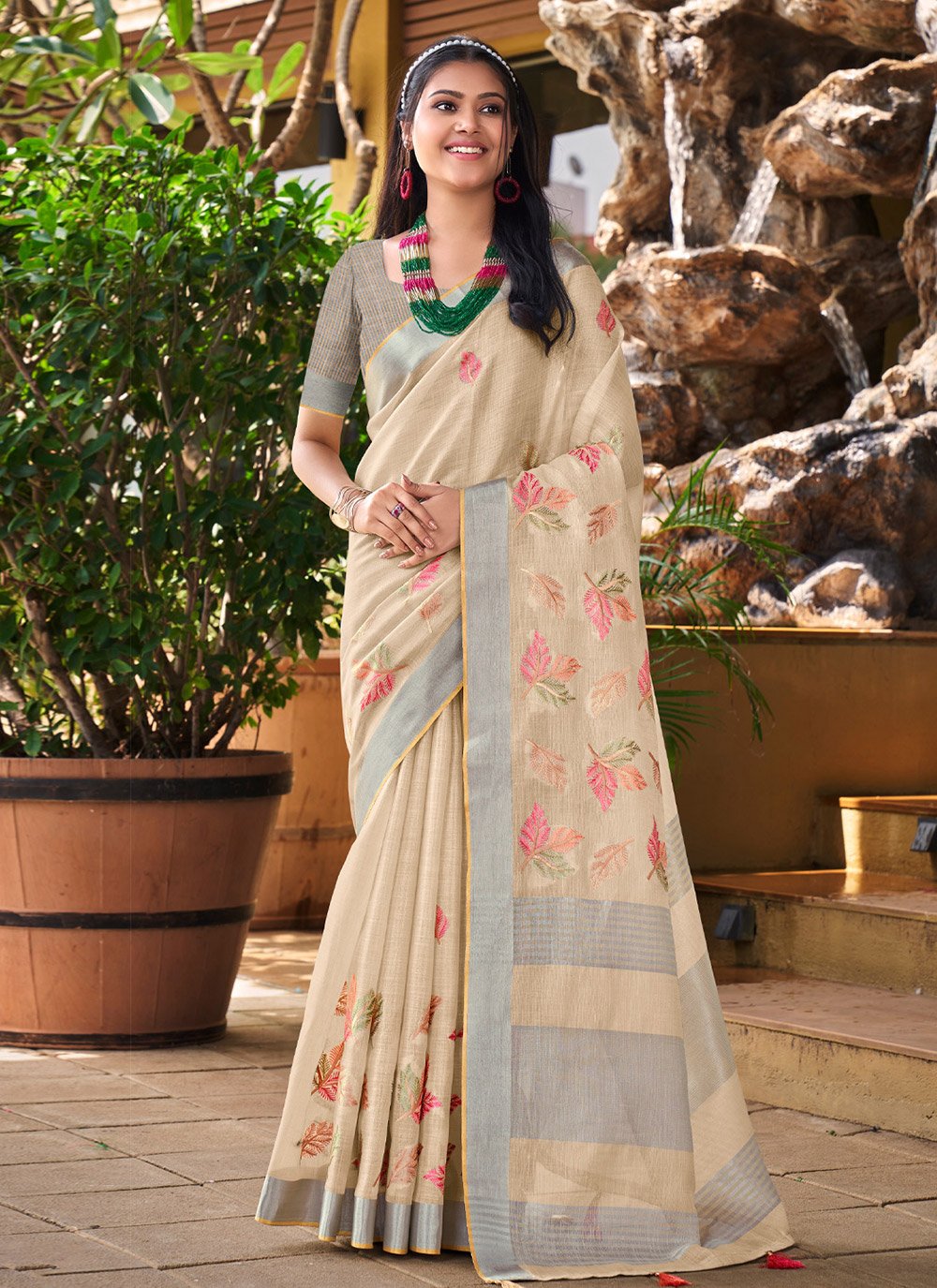 Buy Cream & Green Banarasi Silk Saree With Blouse online-Karagiri