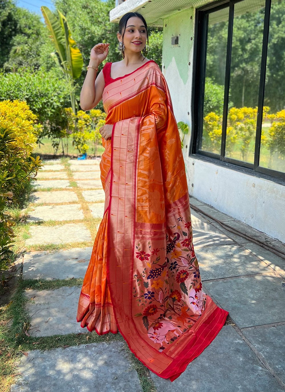 traditional saree in poly silk poses -733690879 | Heenastyle-sonxechinhhang.vn