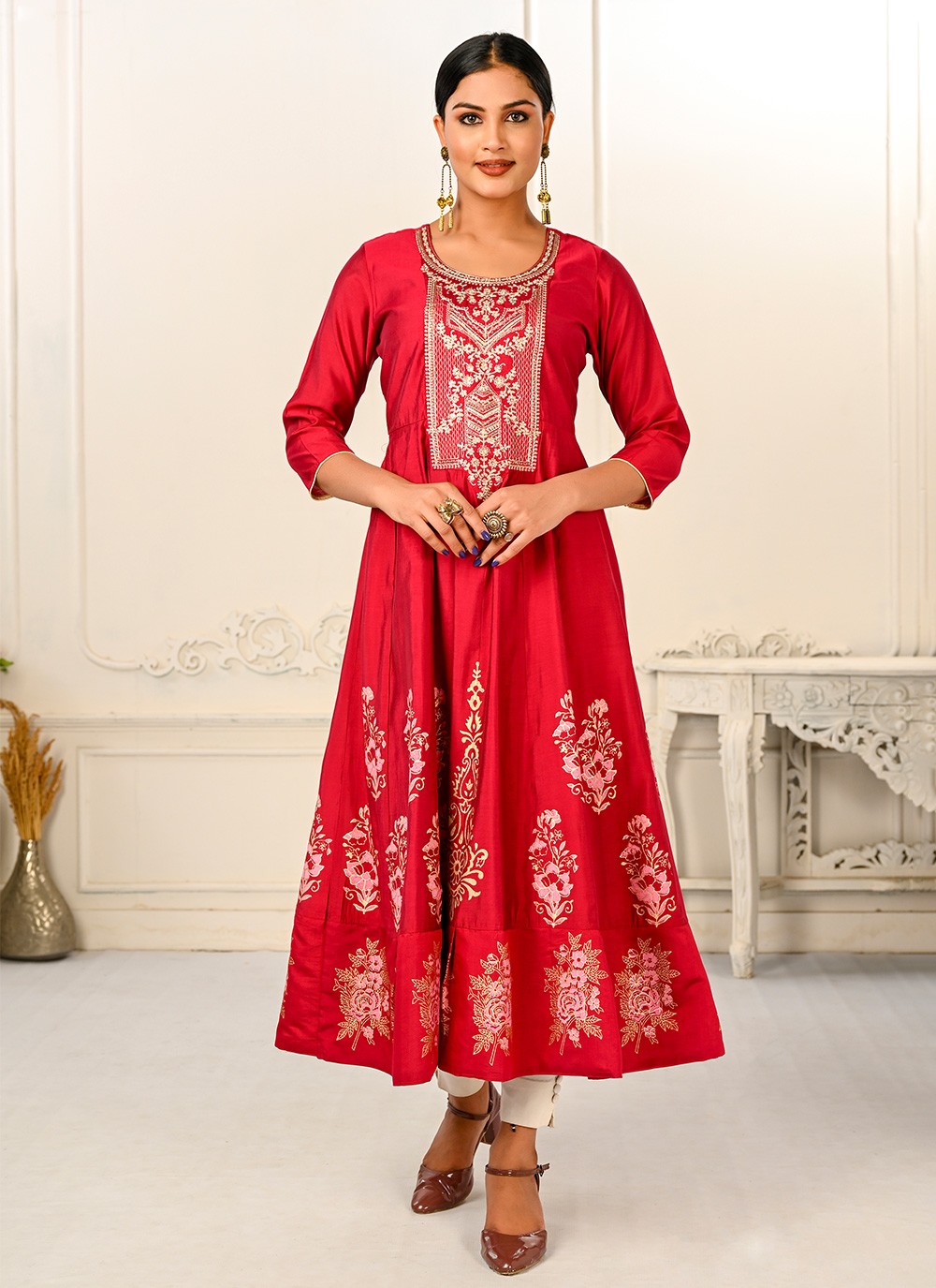 Designer handwork clearance kurtis