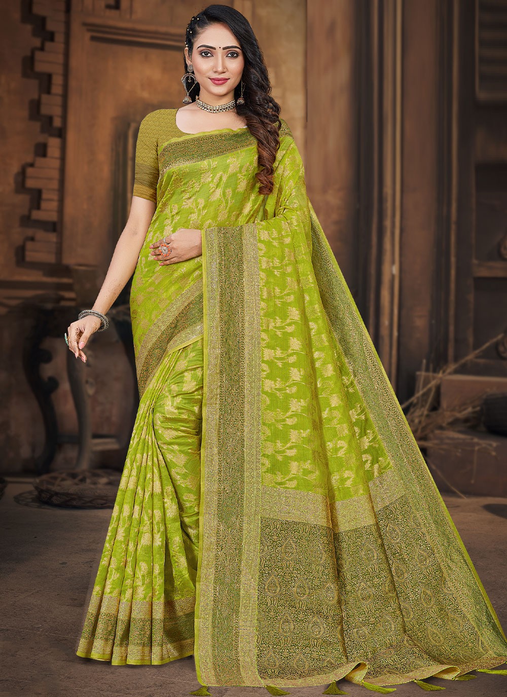 Buy Gorgeous Green Woven Soft Silk Wedding Wear Saree - Zeel Clothing