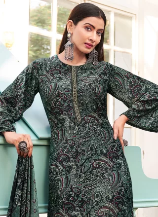Green Resham and Thread Work Velvet Salwar Suit