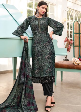 Green Resham and Thread Work Velvet Salwar Suit