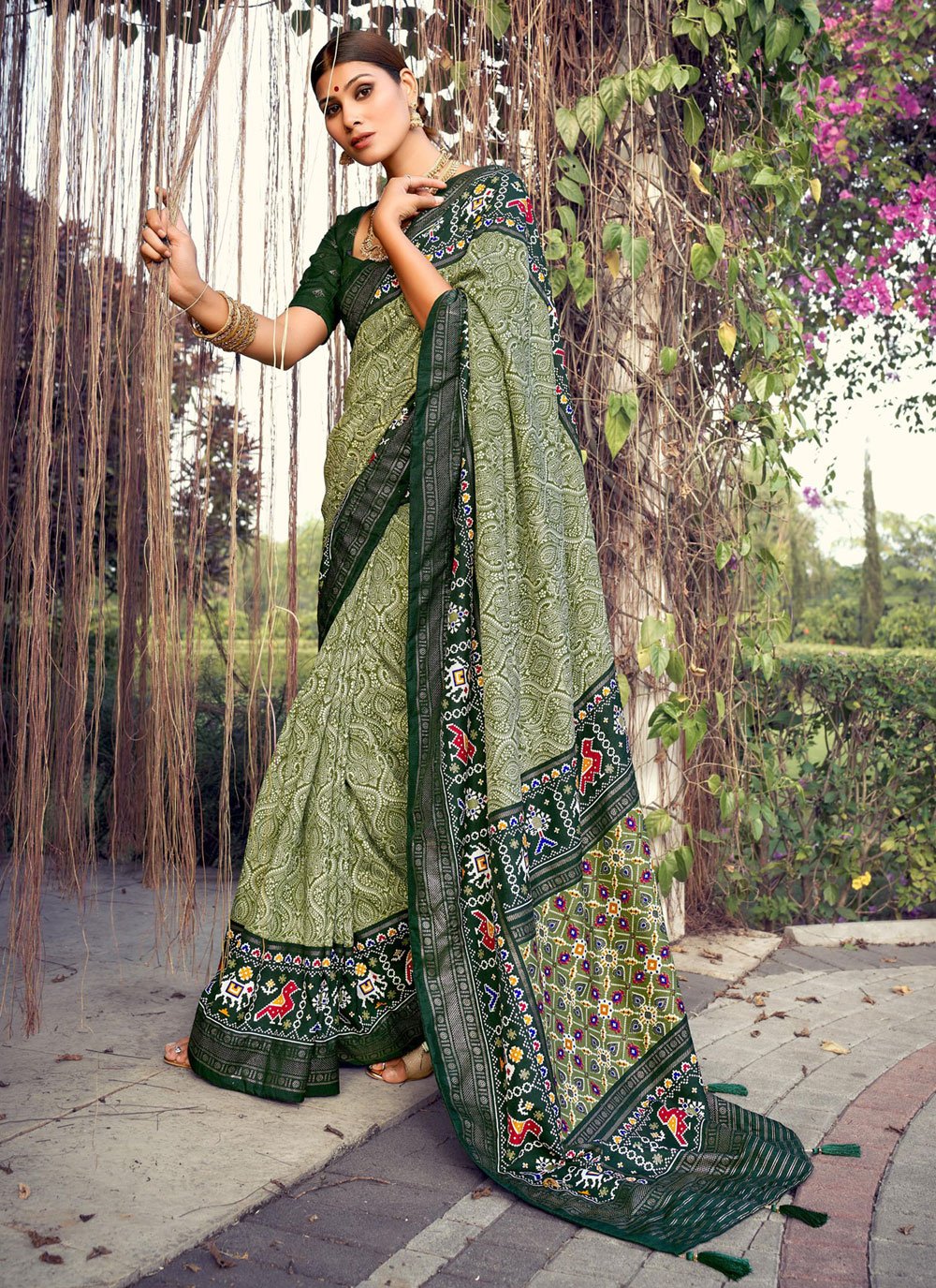 Eves Garden Tussar Cotton Saree | Floral Print Saree – Bombay Maroons