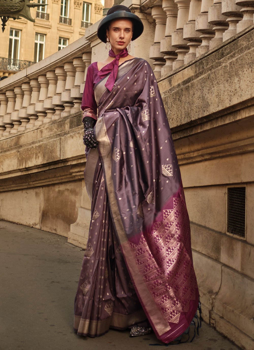 Handloom Silk Classic Saree In Mauve