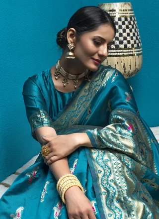 Handloom Silk Silk Saree In Teal
