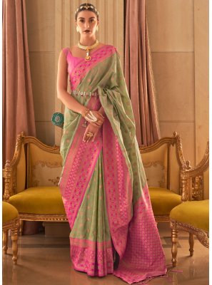 Handloom silk Weaving Green Classic Saree