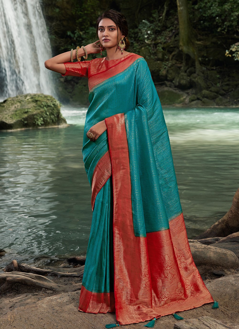 Sangeeta Ankita Silk Saree Falls in Visakhapatnam - Dealers, Manufacturers  & Suppliers - Justdial