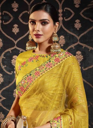 Patch Border and Embroidered Work Silk Trendy Saree In Green for Ceremonial