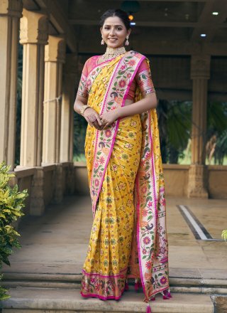 Yellow Patola Saree With Zari Weaving Work, पटोला सिल्क साड़ी - Bhakti Silk  Mills, Surat | ID: 2851265673633
