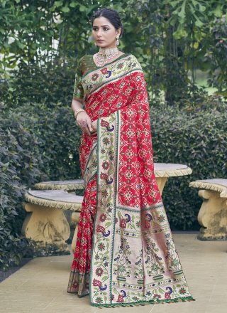 Patola Sarees: Buy Latest Indian Designer Patola Sarees Online - Utsav  Fashion