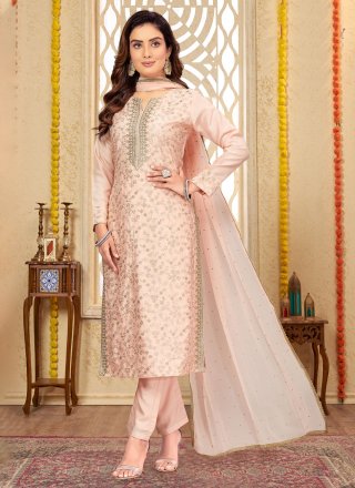 Beautiful suit with contrast dupatta | Combination dresses, Pink color  combination, Simple pakistani dresses