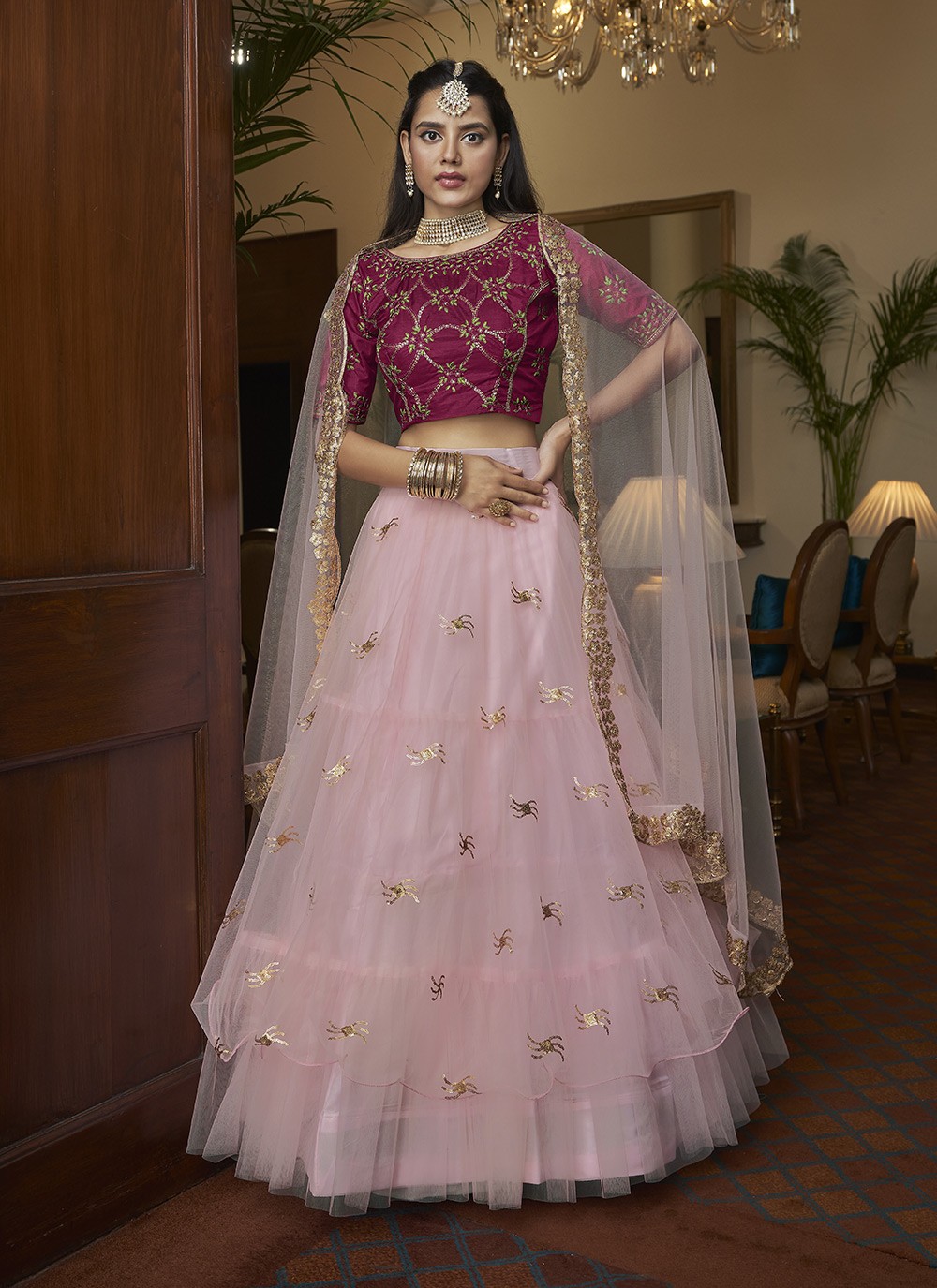 45+ Full Sleeves Blouses To Pick For Your Winter Wedding | Half saree  lehenga, Indian outfits lehenga, Wedding lehenga designs