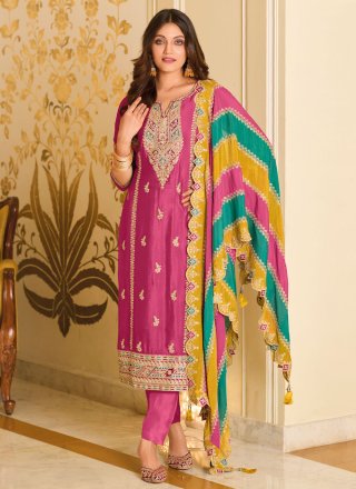 Aggregate more than 220 green pink combination suit latest