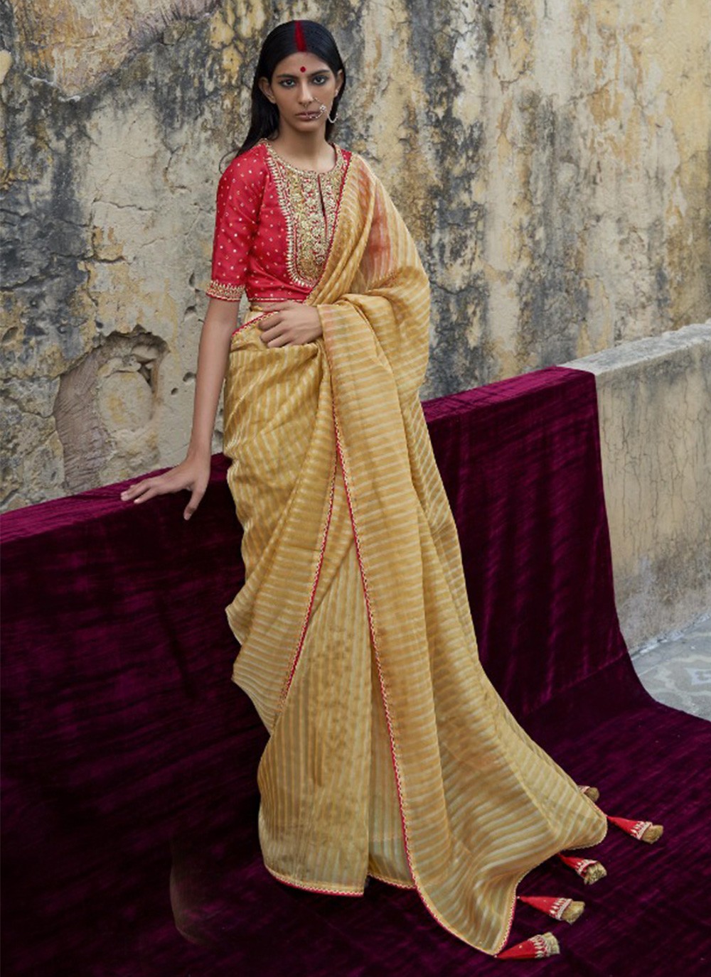 Flawless Plain Party Contemporary Saree -