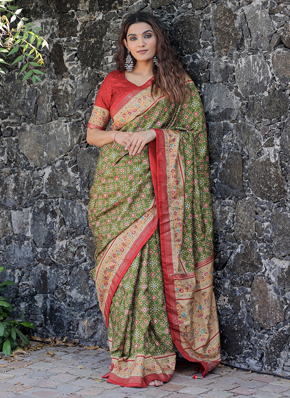 Engagement Saree - Buy Engagement Sarees Online – Koskii