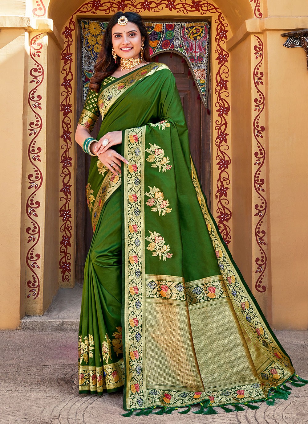 Dazzling Sky Blue Handloom Silk Saree Online – tapee.in