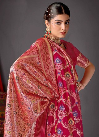 Silk Woven Classic Saree in Pink