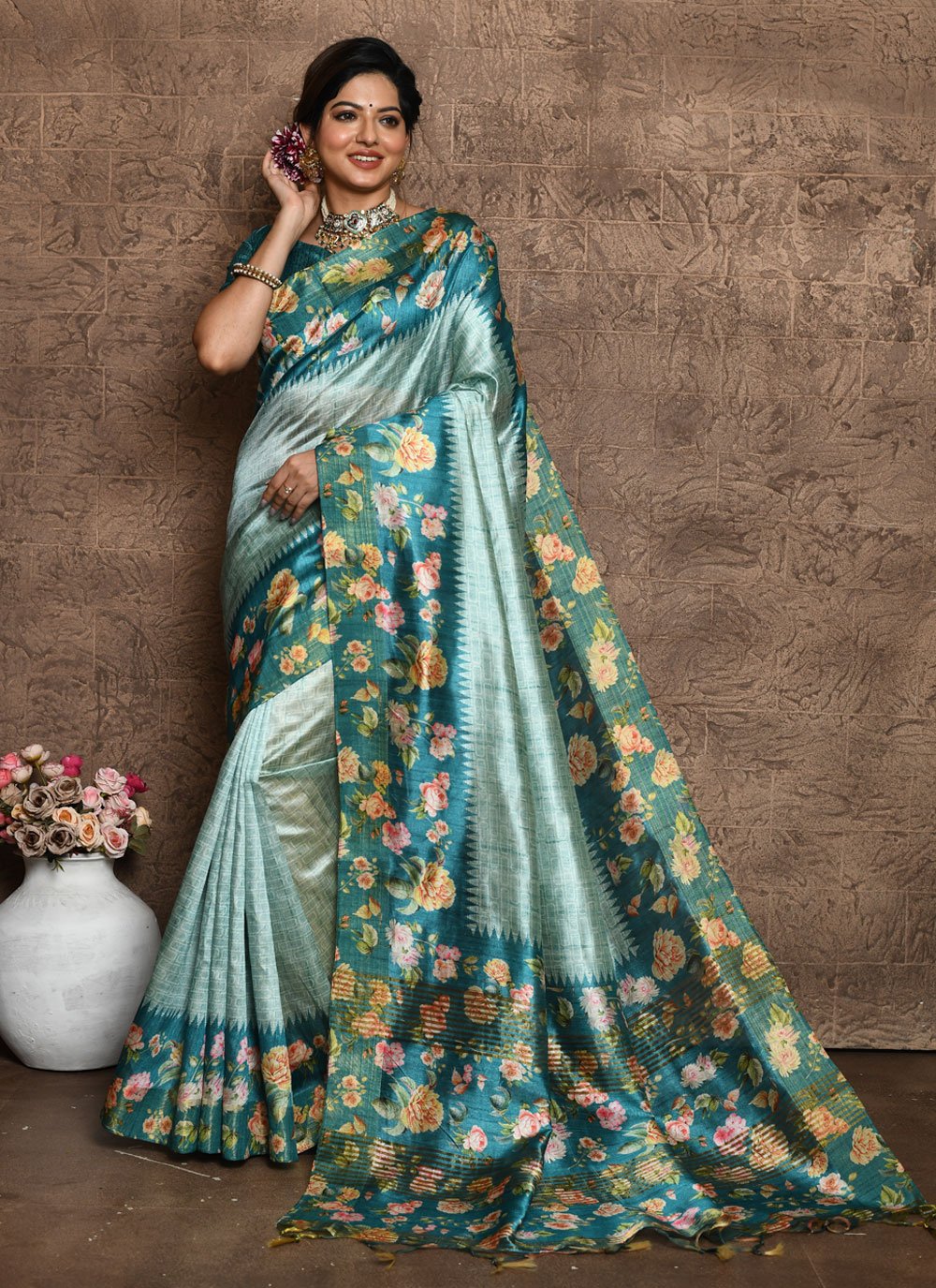 Designer Silk Sarees Online Shopping,Latest Silk Saris Designs from  Kalaniketan