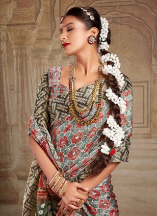 Tussar Silk Classic Sari In Multi Colour