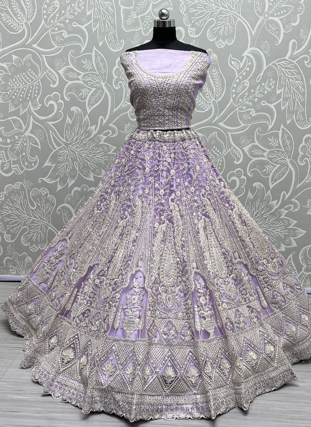 Cinderella Divine OC012 Size: 14 Color: English Violet