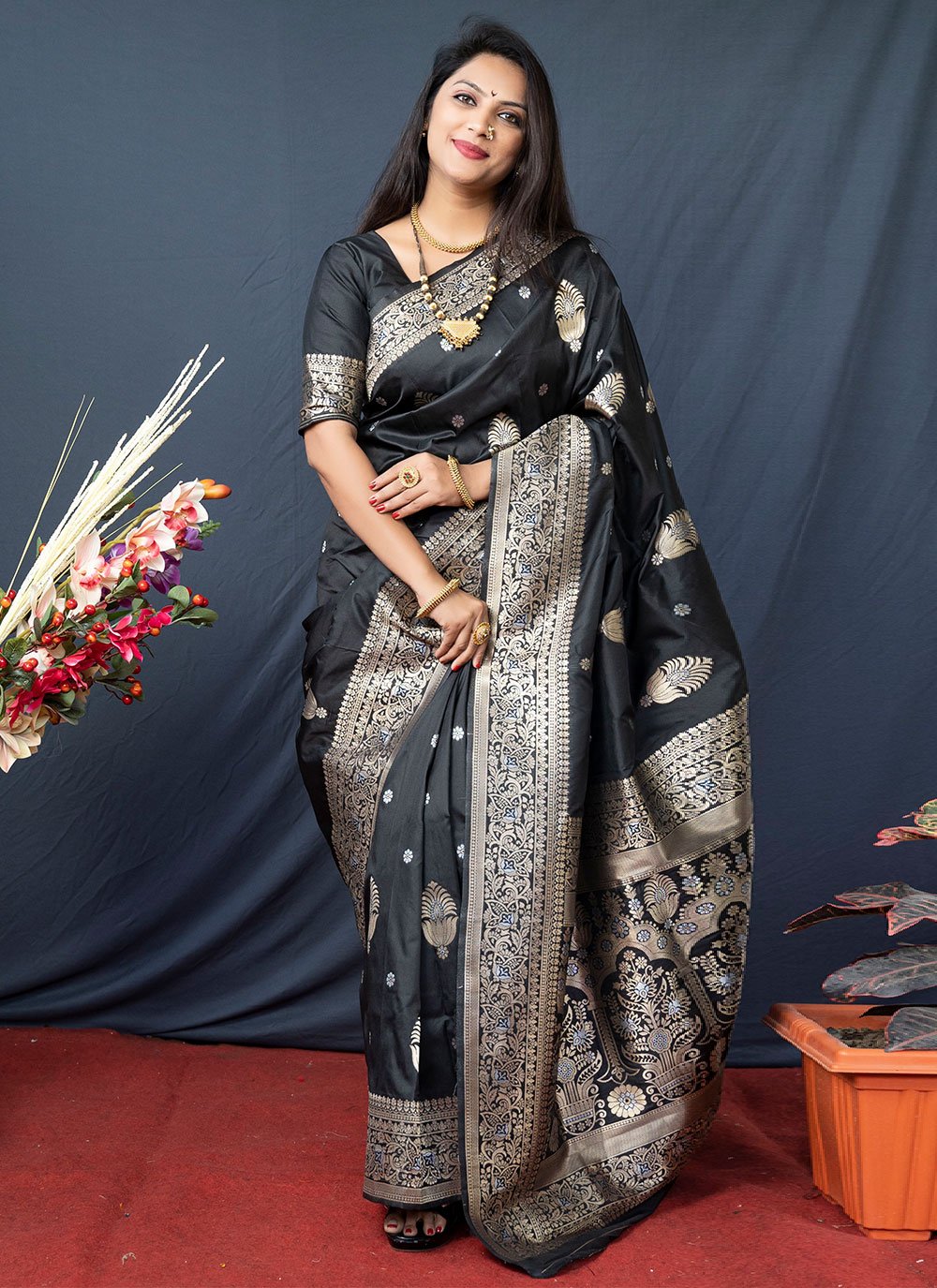 Buy BANARASI PATOLA Grey With Silver Zari Weaved Banarasi Silk Saree And  Beautiful Jacquard Weave Pallu And Blouse With Blouse Piece