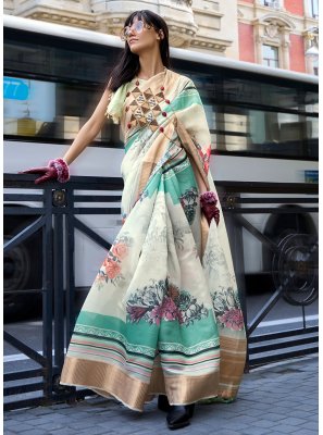 Weaving Classic Saree
