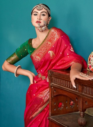 Weaving Contemporary Style Saree