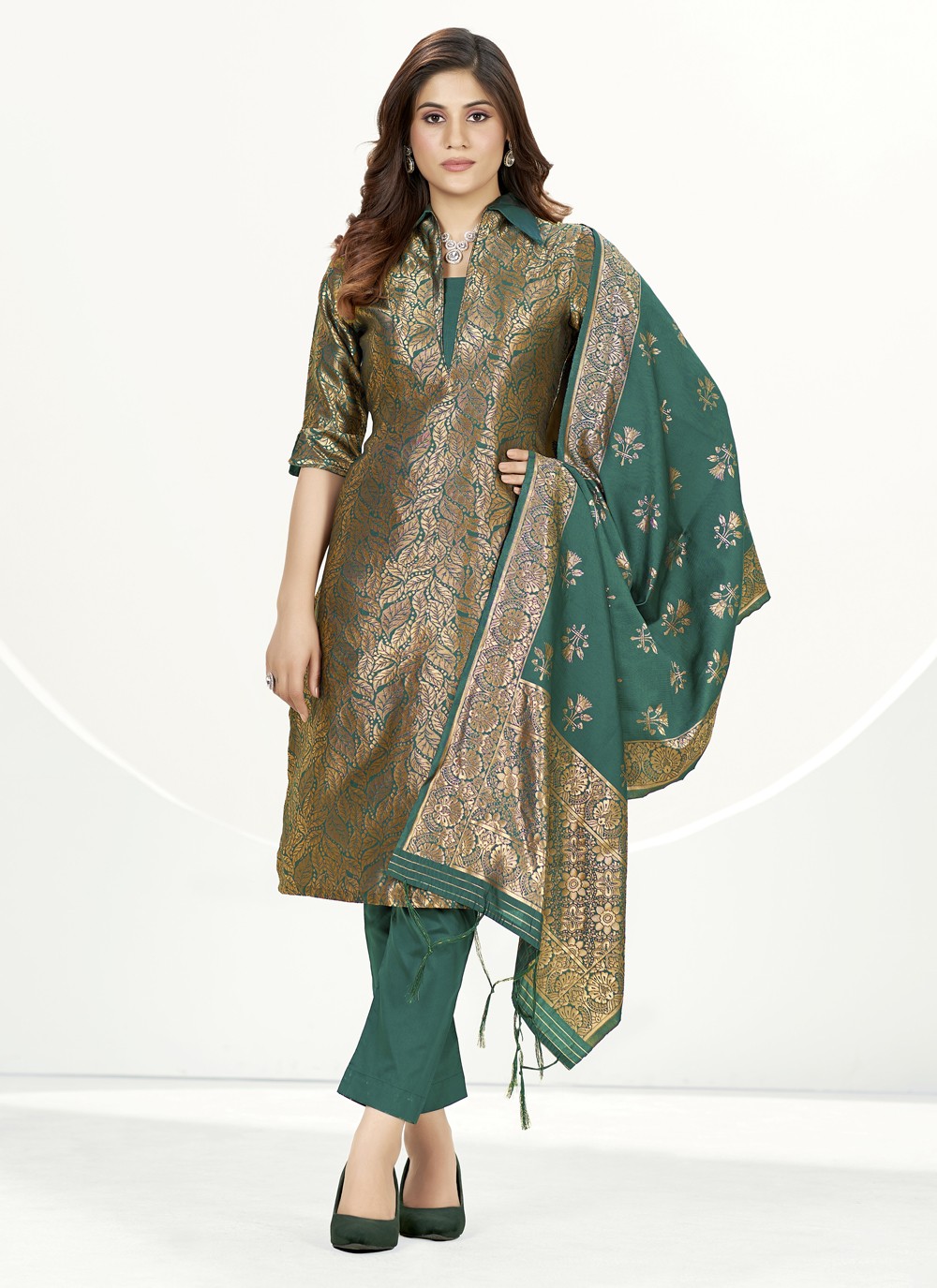 Silai Bunai Women Black Yoke Design Kurta with Trousers & With Dupatta  Price in India, Full Specifications & Offers | DTashion.com