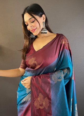 Affectionate Blue Silk Traditional Saree