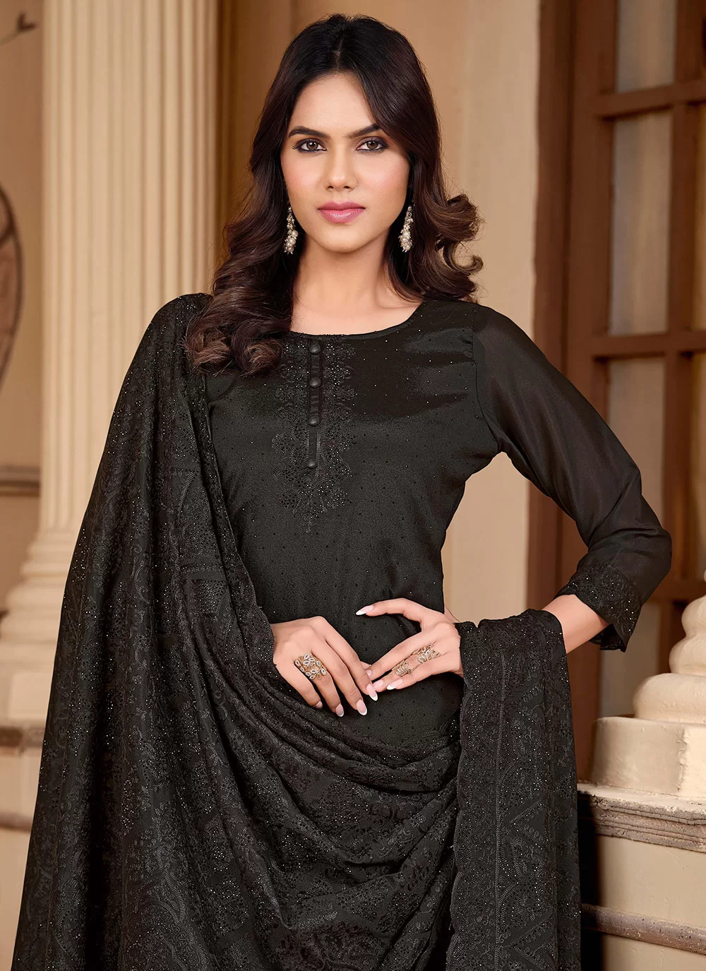 hr DC　ウエアセット　サイズＳ Buy Online Black Diamond and Embroidered Work Silk Trendy