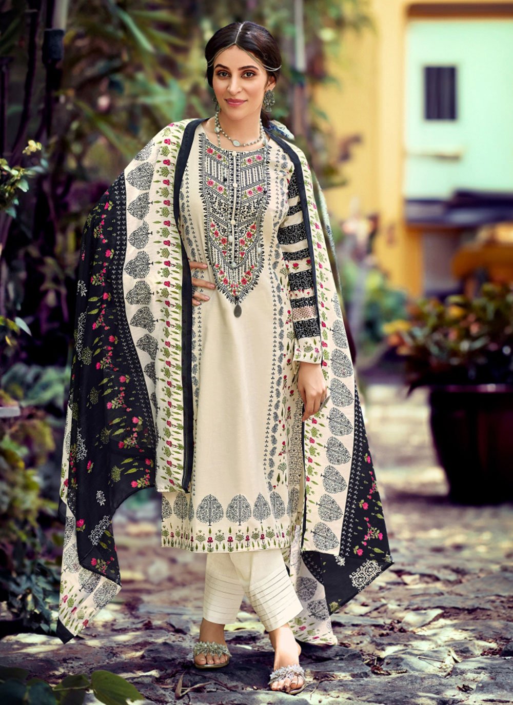 lawn salwar kameez online
