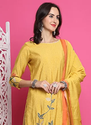 Digital Print Work Muslin Salwar Suit In Yellow