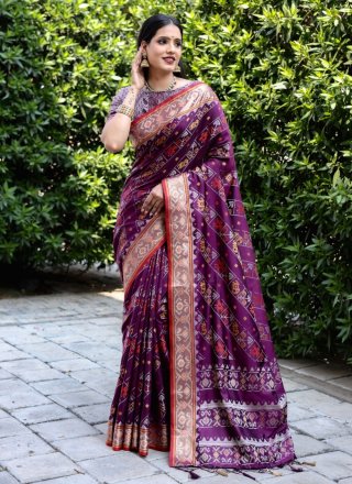 D921 to 926 Bandhani Patola Lichi Silk Designer Saree Collection Catalog