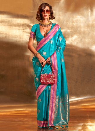 Blooming Firozi Kanjivaram Silk Saree With Traditional Blous