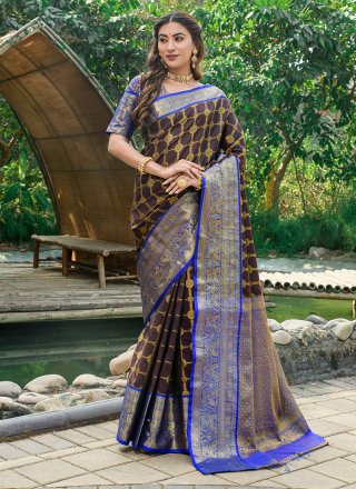 Classy Plain Sarees With Designer Blouses: Get The Green Sanskarified Tick