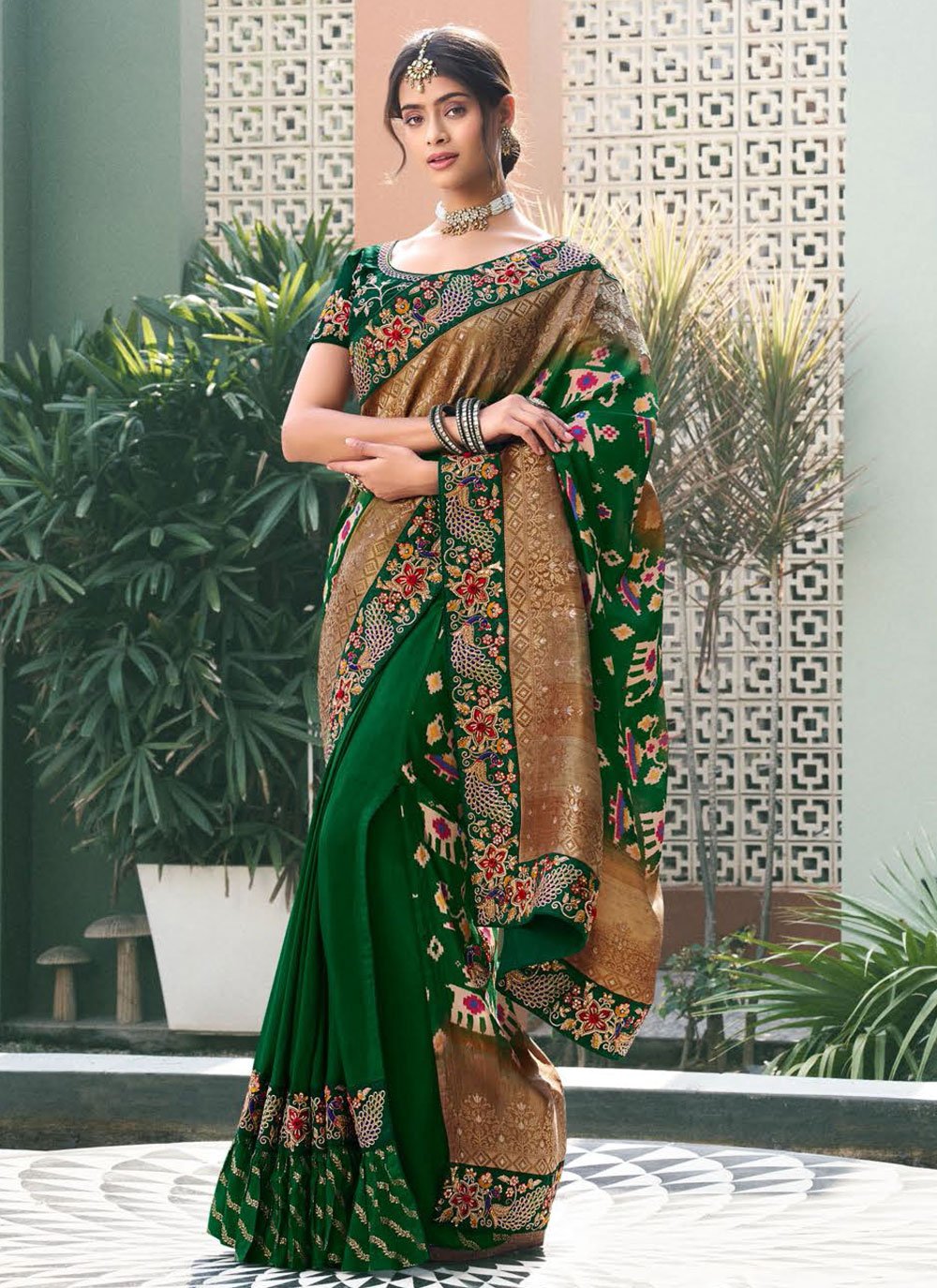 The Epic Color Combination to Look Bright on Green Sarees • Keep Me Stylish  | Blouse design models, Pink blouse designs, Silk saree blouse designs