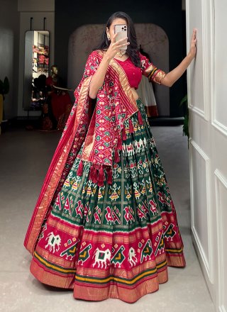 7 New Lehenga Choli Designs That Will Make You the Talk of the Town!