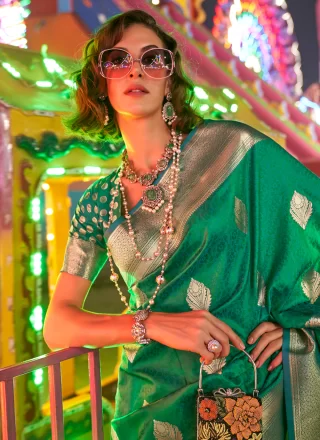 Handloom Silk Classic Saree In Green