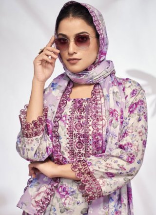 Intriguing Pink Cotton Salwar Suit with Digital Print Work