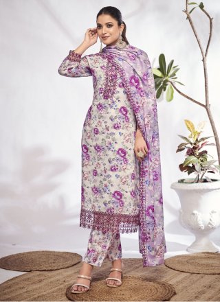 Intriguing Pink Cotton Salwar Suit with Digital Print Work