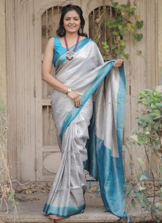 Invaluable Grey Silk Trendy Saree with Jacquard Work